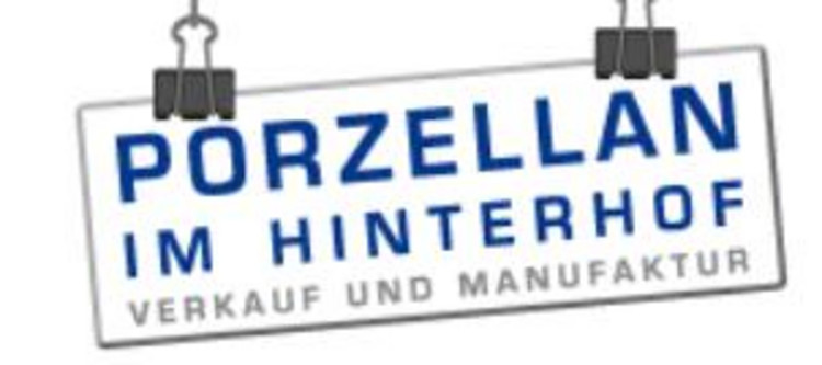 Logo Porzellan im Hinterhof